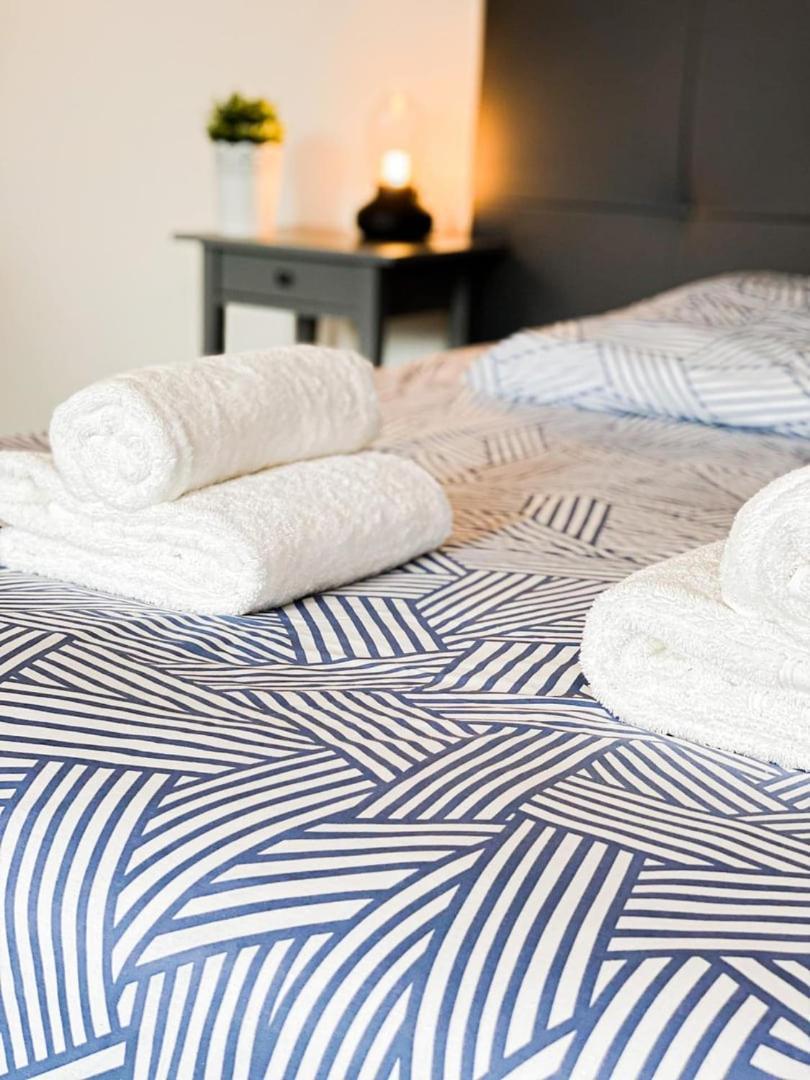 Masse Studio Cosy — Caen Apartment ภายนอก รูปภาพ