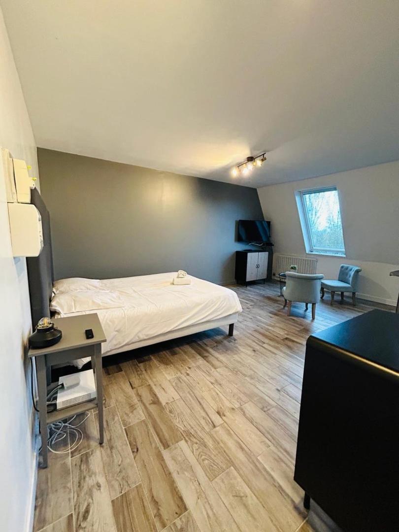 Masse Studio Cosy — Caen Apartment ภายนอก รูปภาพ