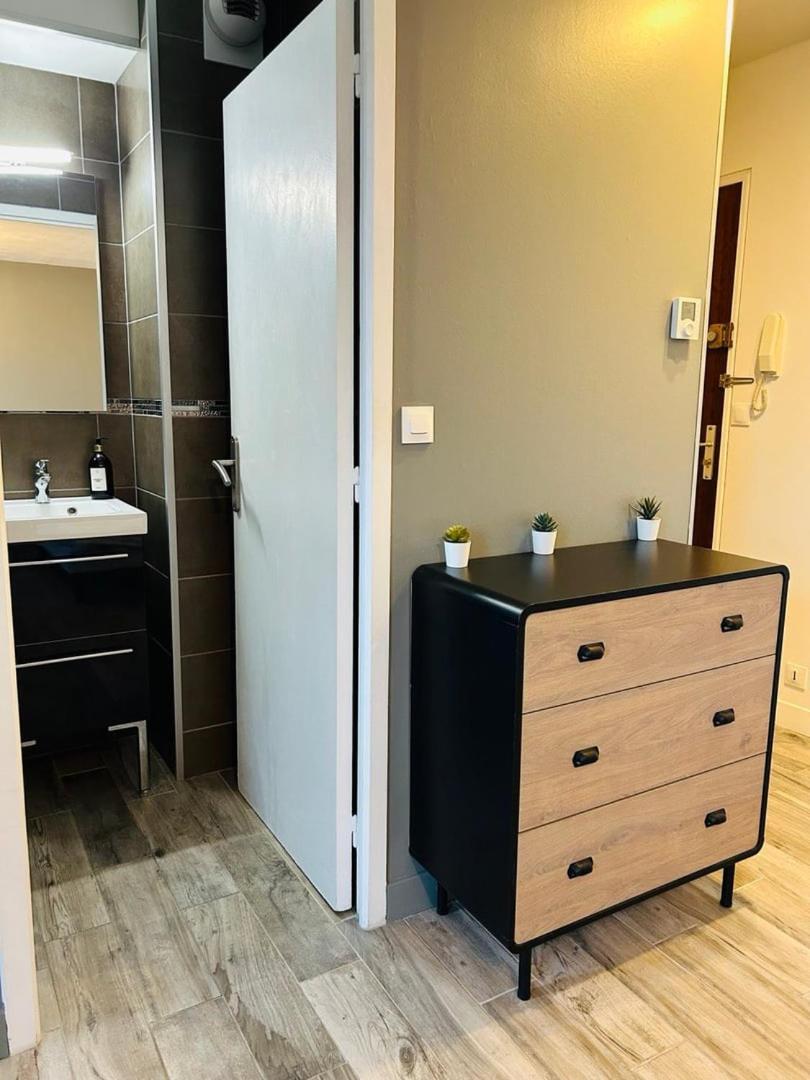 Masse Studio Cosy — Caen Apartment ภายนอก รูปภาพ
