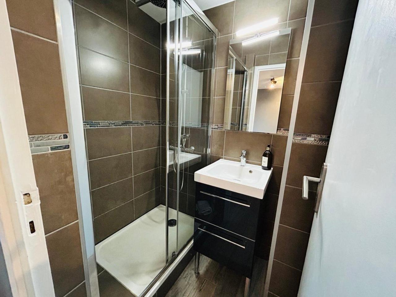 Masse Studio Cosy — Caen Apartment ภายนอก รูปภาพ