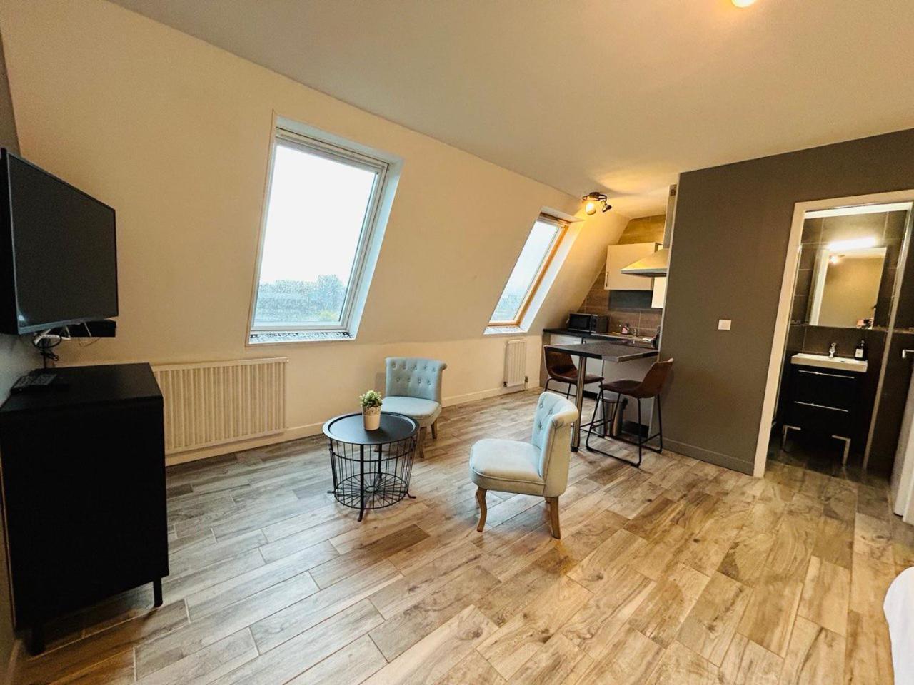Masse Studio Cosy — Caen Apartment ภายนอก รูปภาพ